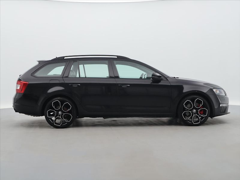 Škoda Octavia 2,0 TSI DSG RS230 CZ Challenge - fotka 8 z 37