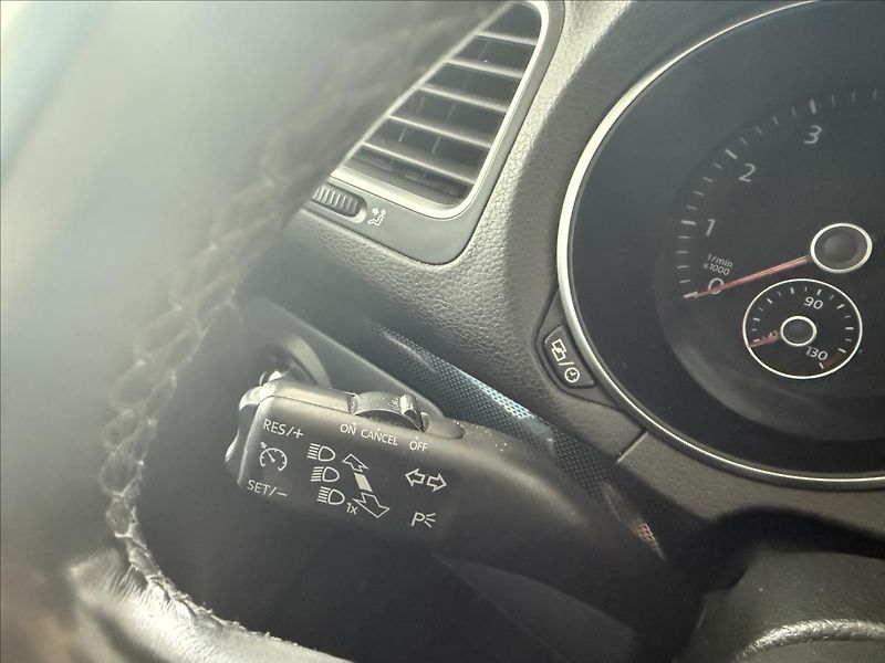 Volkswagen Golf 1,2   TSI 77kW,COMFORT,SERVISK - fotka 14 z 25