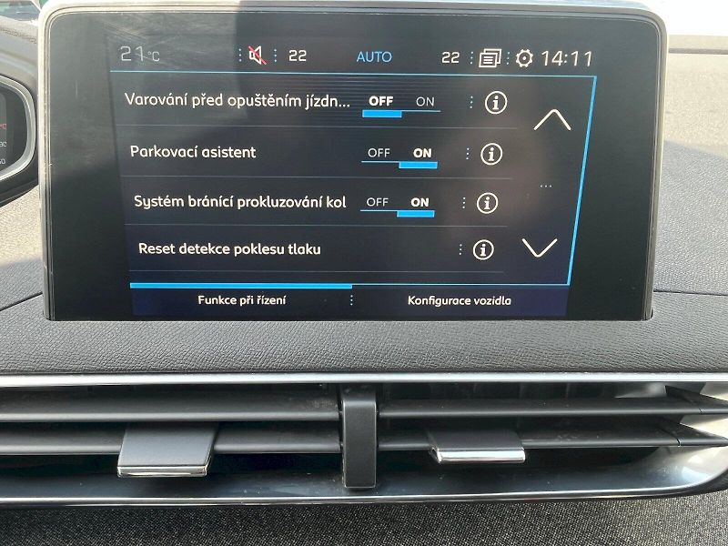 Peugeot 3008 (2017) ALLURE 1.6 THP 121kW - fotka 16 z 26