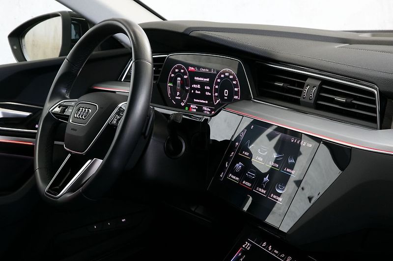 Audi e-tron 55 300kW Matrix Tažné ZÁRUKA - fotka 16 z 43