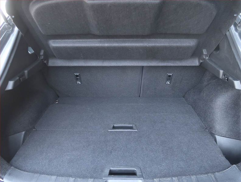 Nissan Qashqai (2019) 1.3 DIG-T, Serv.kniha, Navi - fotka 14 z 18