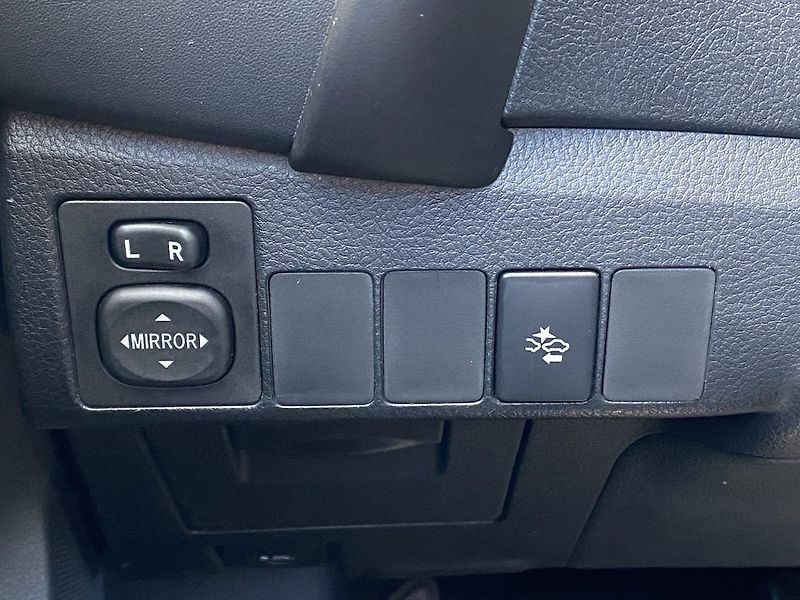 Toyota Corolla 1.6i, ČR-2m, Trend+, automat - fotka 27 z 29