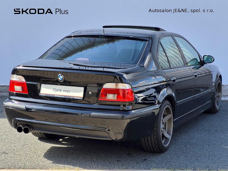 BMW Řada 5 (1996) 540i 210kW - fotka 2 z 23