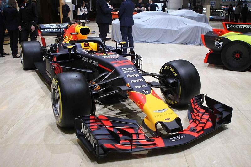 Jedno z nejočekávanějších aut Ženevy - Aston Martin Valkyrie