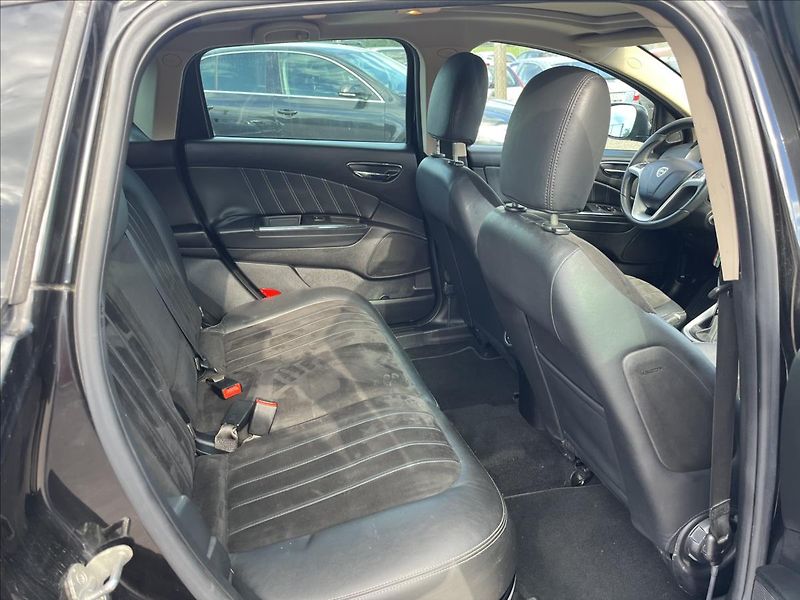 Lancia Delta 1,4 i 110 KW KLIMA ALU STK9/28 - fotka 12 z 35