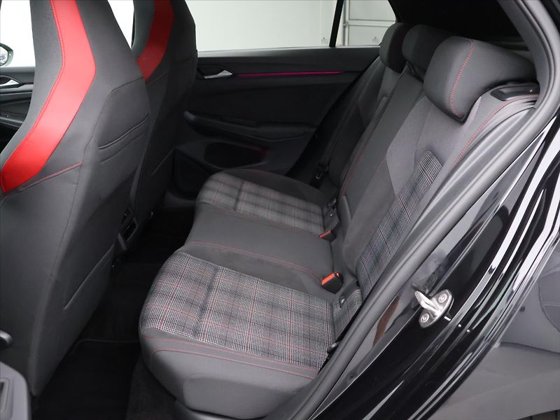 Volkswagen Golf 2,0 TSI GTI 180kW DSG DPH - fotka 14 z 41