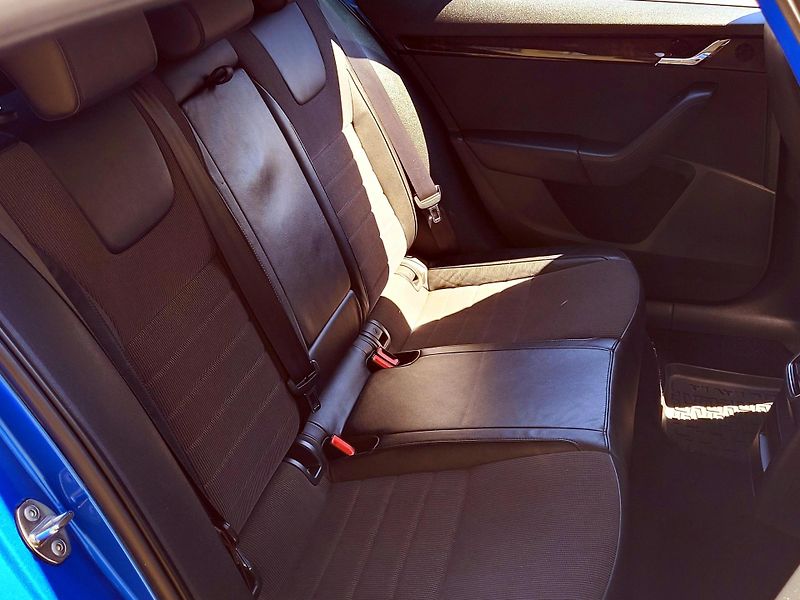 Škoda Octavia Elegance *SERV.KN,BIXENONY   - fotka 26 z 48