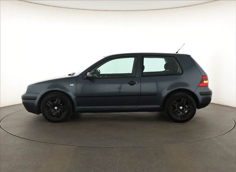 Volkswagen Golf (2002) 1.4 16V, nová STK, Tažné - fotka 3 z 11