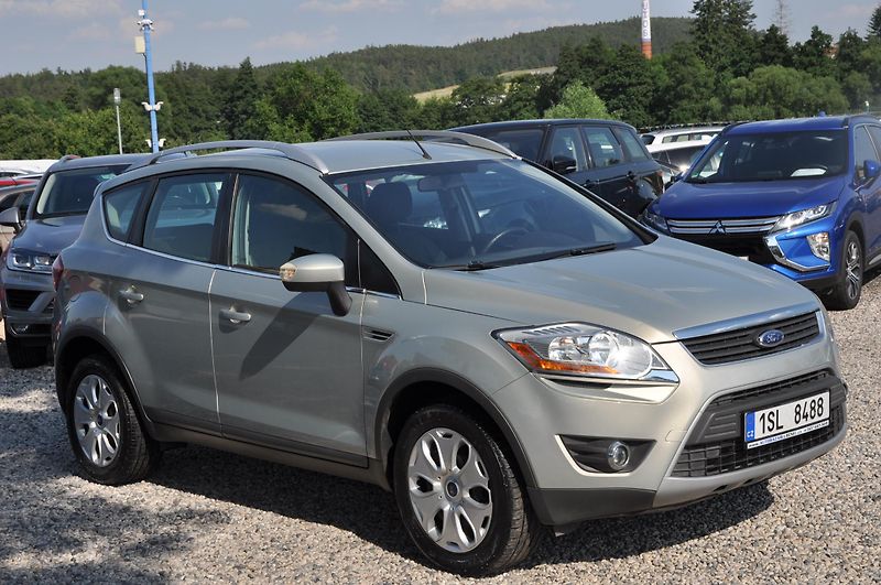 Ford Kuga 2.0TDCi 103kW 4x4 Trend - fotka 2 z 14