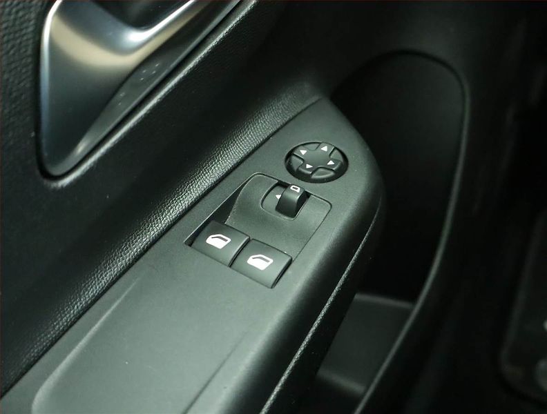 Opel Corsa (2020) Edition 50 kWh, SoH 92% - fotka 16 z 22