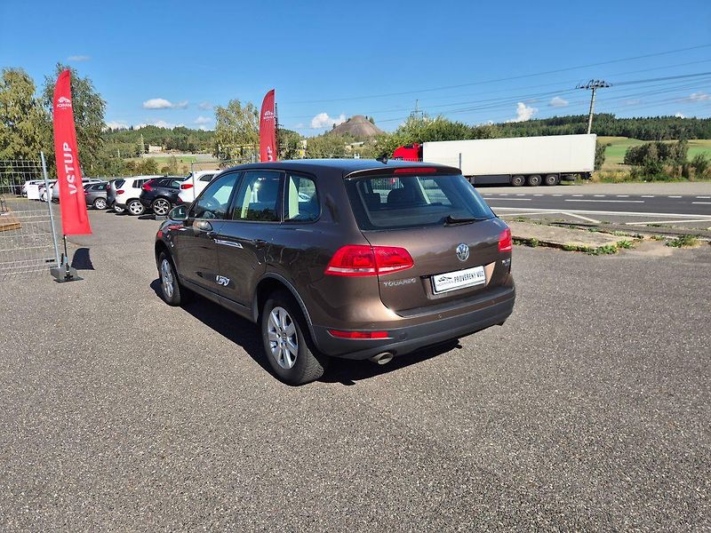 Volkswagen Touareg 3.0TDi 150kW 4x4 tažné - fotka 7 z 32