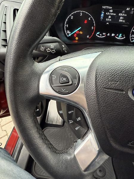Ford Tourneo Connect (2019) 1,5-PANORAM-TAŽNÉ-VYHŘ.SEDAČKY - fotka 23 z 53