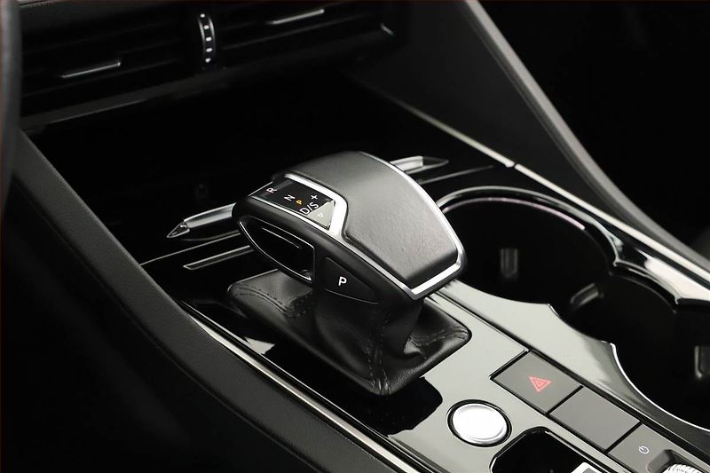 Volkswagen Touareg (2018) 3.0 TDI - fotka 10 z 30