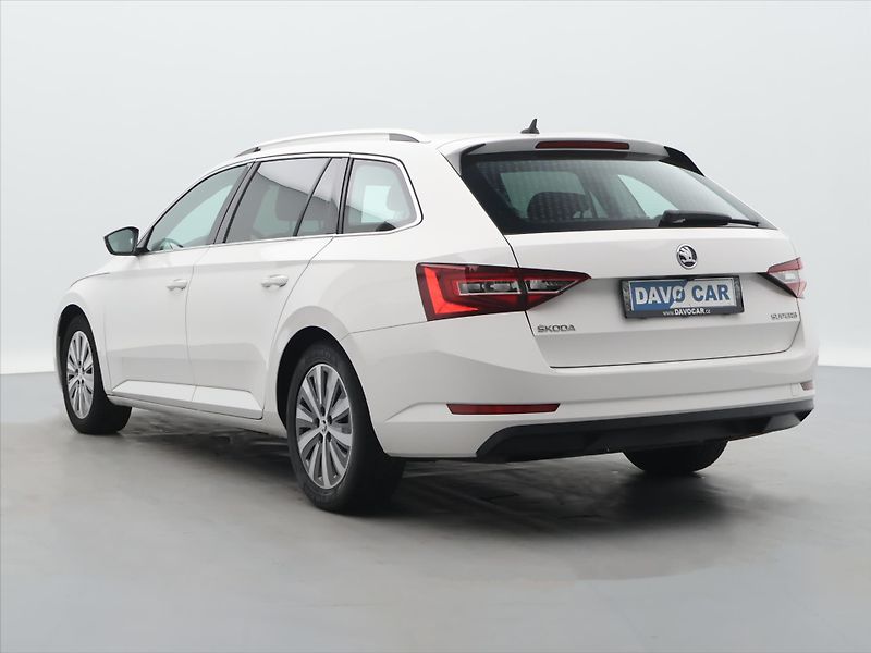 Škoda Superb 1,6 TDI Style 1.maj servis kn. - fotka 5 z 29