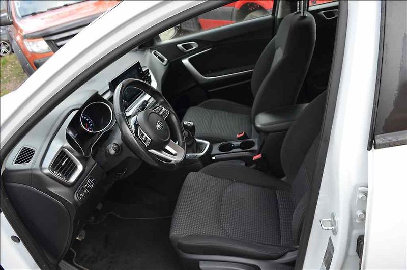 Kia Ceed (2021) KOMBI 1,5 - fotka 14 z 19