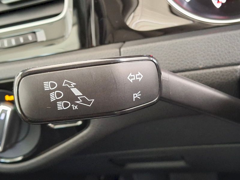 Volkswagen Golf (2015) Variant HighLine 1,6TDi 77kW - fotka 19 z 32