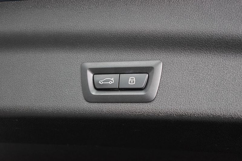 BMW X1 xDrive23d PREMIUM*DPH*ČR 1.MAJ - fotka 41 z 43