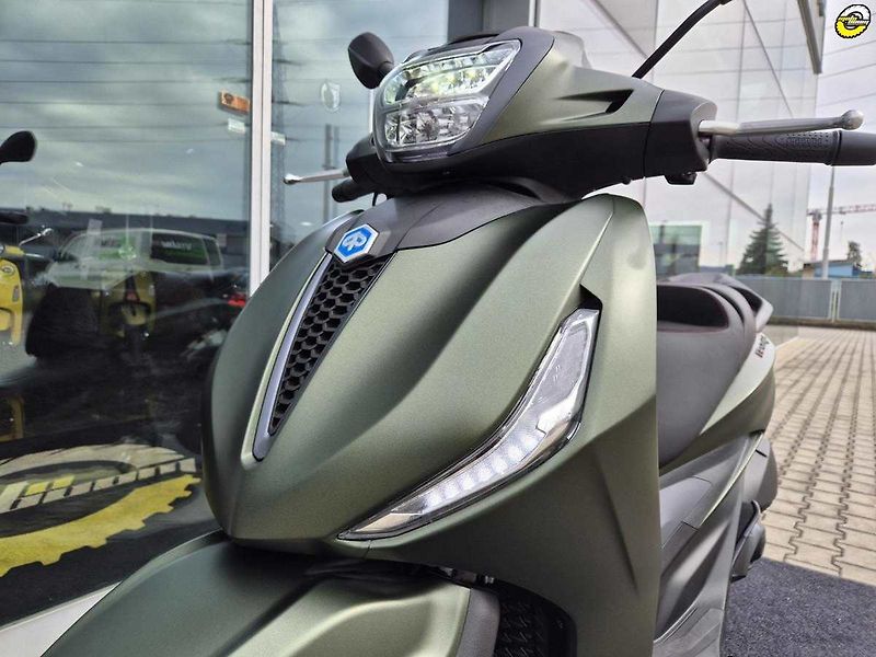 Piaggio Beverly 300 S (2024) VÝPRODEJ EURO5 - fotka 11 z 24