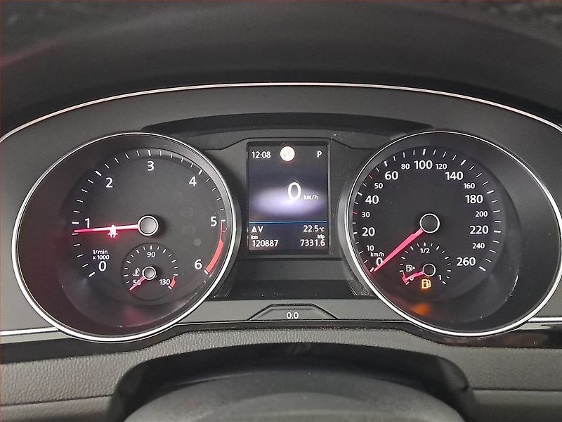 Volkswagen Passat (2020) Elegance 2.0 TDI - fotka 11 z 17