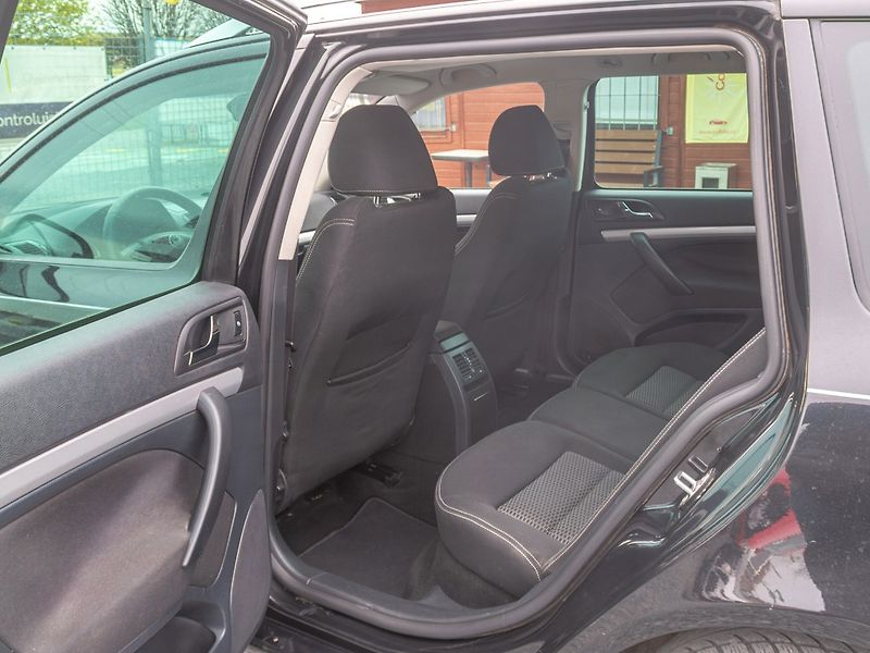 Škoda Octavia (2009) 1.8TSI 118KW 4x4 – 2x KOLA - fotka 33 z 45