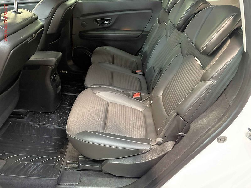 Renault Scénic (2017) 1.6 dCi, navi, LED, autoAC - fotka 10 z 17