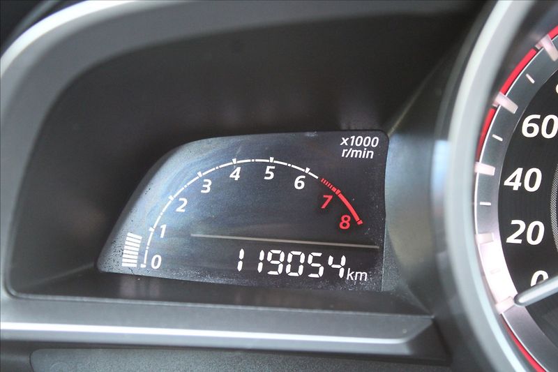 Mazda 3 2,0 i  NOVÉ V ČR - fotka 10 z 29