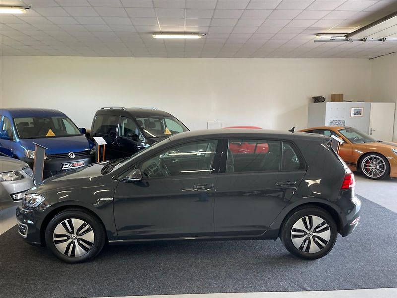 Volkswagen e-Golf 100kW,DPH,tep.čerpadlo - fotka 3 z 33