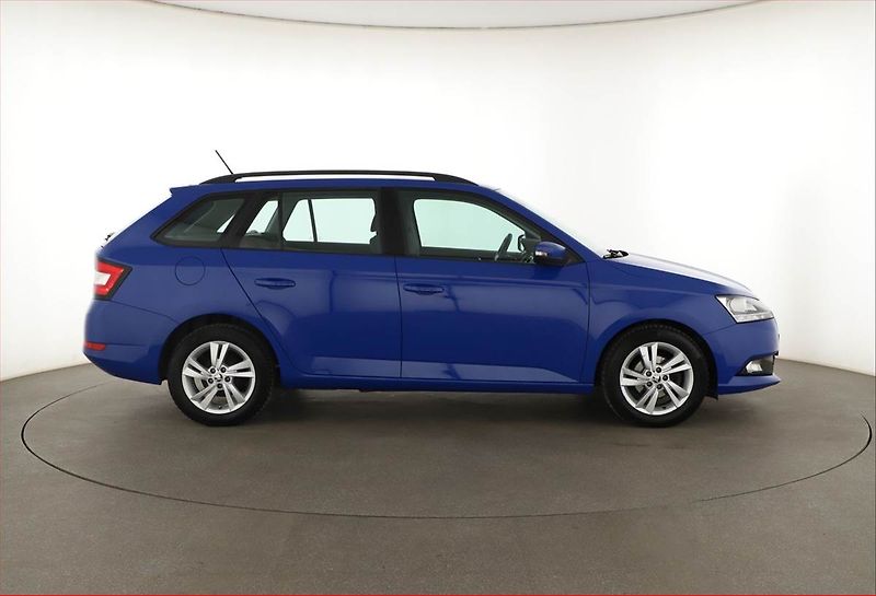Škoda Fabia (2022) Ambition 1.0 TSI, ČR,1.maj - fotka 6 z 12