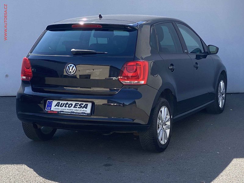 Volkswagen Polo (2011) 1.4 MPi, Style, tempo, park - fotka 4 z 15