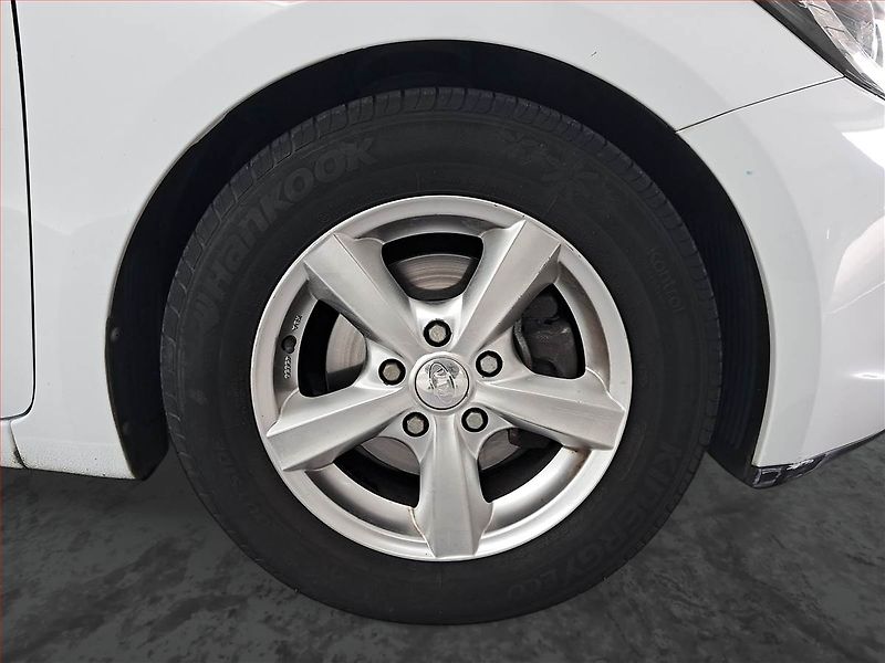 Kia Ceed (2013) 1.6 GDI, ČR,1.maj, Serv.kniha - fotka 14 z 16
