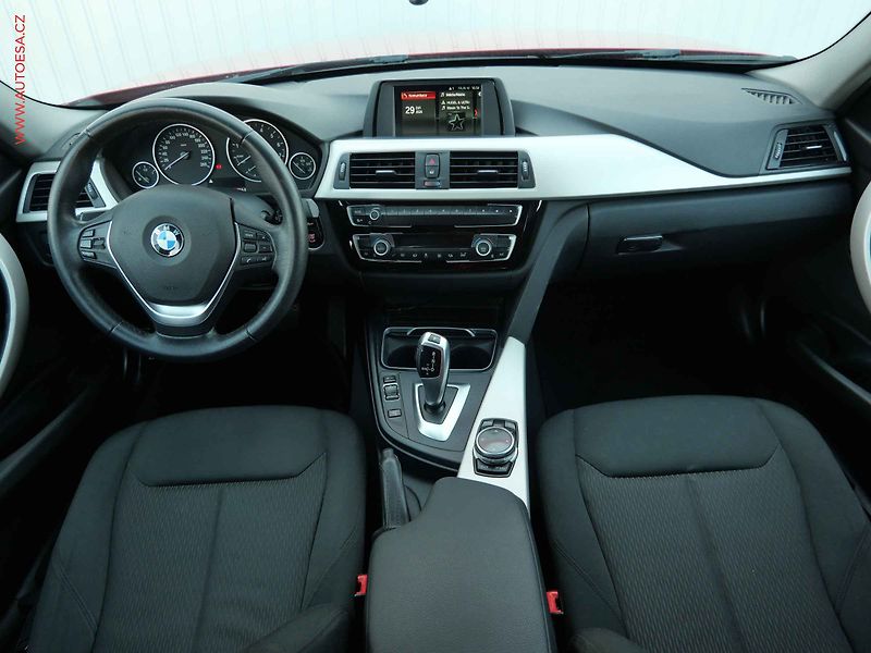 BMW Řada 3 (2018) 2.0T 320i xDrive, ČR, AT - fotka 8 z 25