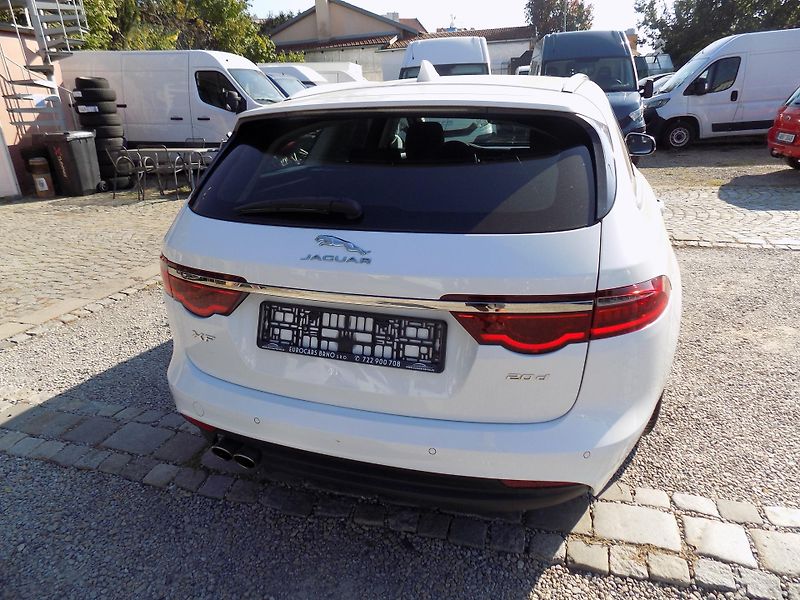 Jaguar XF 20D 132 KW  - fotka 10 z 36