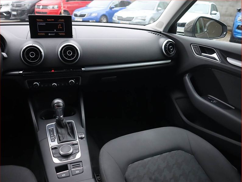 Audi A3 (2016) 1.4 TFSI, Automat, Bi-Xenony - fotka 8 z 19