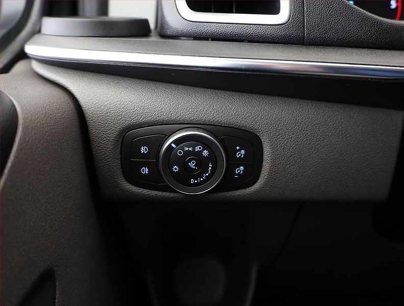 Ford Tourneo Custom (2021) Titanium 2.0 EcoBlue, ČR, DPH - fotka 18 z 21