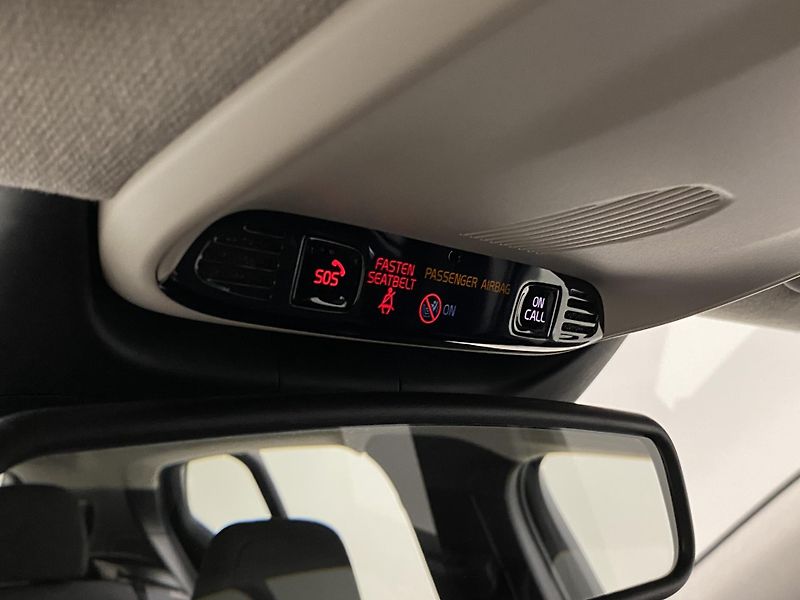 Volvo XC40 T2 ESSENTIAL  - fotka 28 z 37