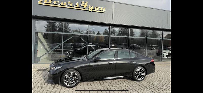 BMW Řada 5 (2024) 520D 145kW M-PAKET LED KAMERA! - fotka 2 z 3