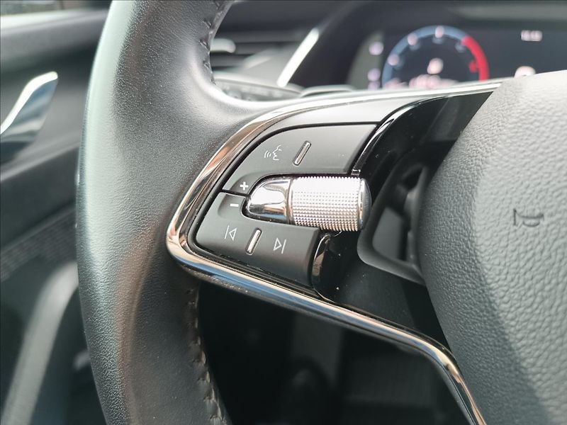 Škoda Octavia 2,0 TDi DSG Ambition - fotka 18 z 22
