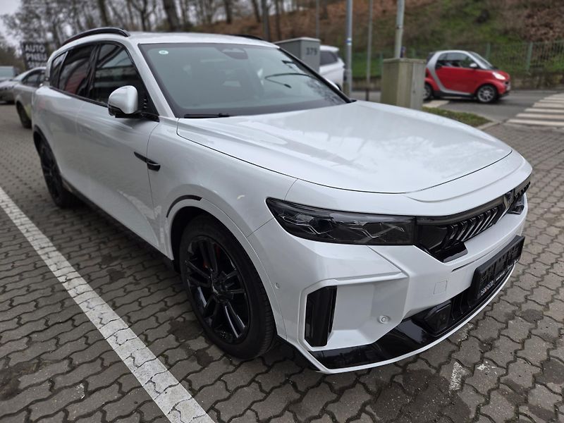 Dongfeng Voyah Free REV 318 (2025) REV 318 AWD Hybrid - fotka 4 z 17