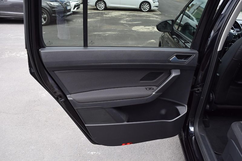 Volkswagen Touran (2017) 1.4TSI 110kw CLBMT TAŽ NAV APP - fotka 12 z 50