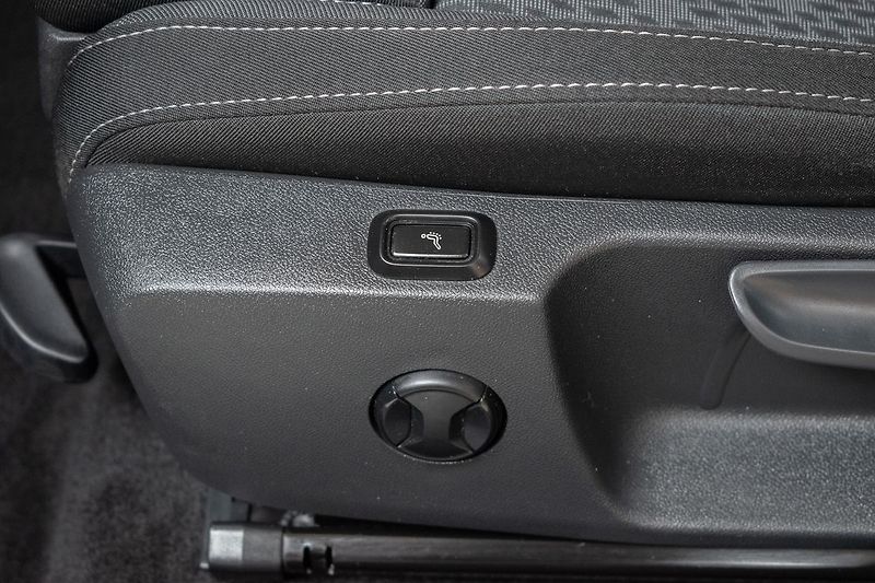 Škoda Octavia 2.0 TDI KAMERA*KESSY*ACC*DPH* - fotka 16 z 39