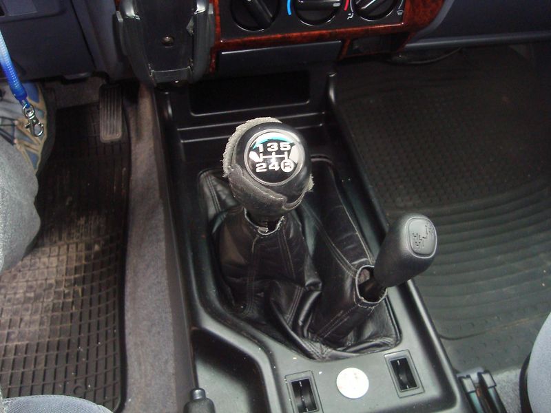 Toyota Land Cruiser (2001) 3,0D 4x4 - fotka 13 z 14