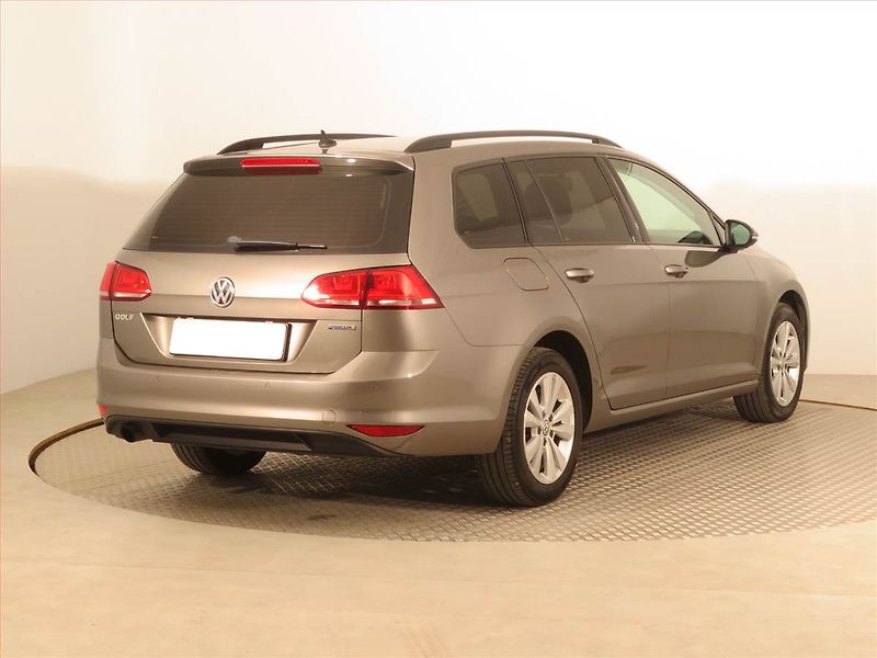Volkswagen Golf (2016) 1.6 TDI, Automat, Serv.kniha - fotka 5 z 17