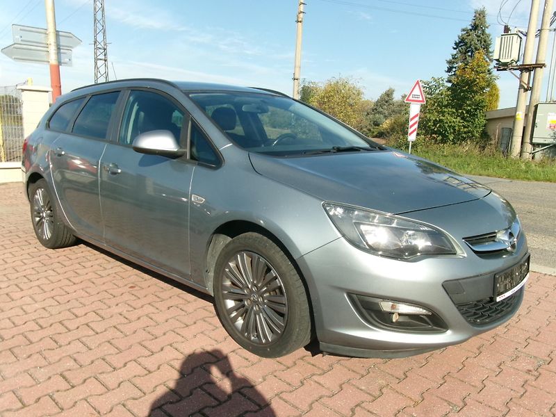 Opel Astra (2014) 1,4T KLIMA VÝHŘEV BT TEMP - fotka 10 z 25