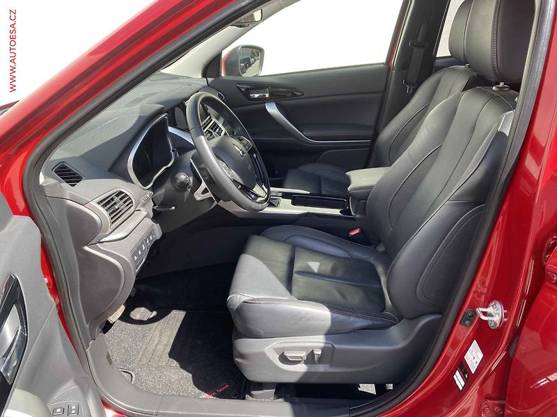Mitsubishi Eclipse Cross (2018) 1.5 T-MIVEC 4x4, TOP, AT, LED - fotka 9 z 21