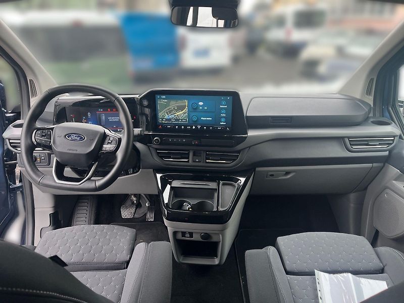 Ford Tourneo Custom (2024) Titanium L2 AWD, 2.0 EcoBlue - fotka 10 z 13
