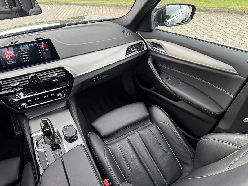 BMW Řada 5 520 x-Drive M-packet, tažné - fotka 10 z 11
