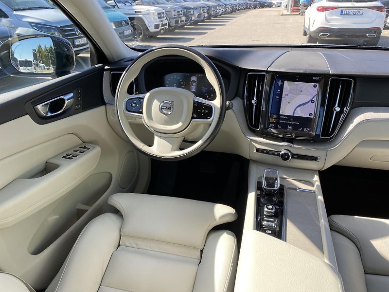 Volvo XC60 - fotka 10 z 27