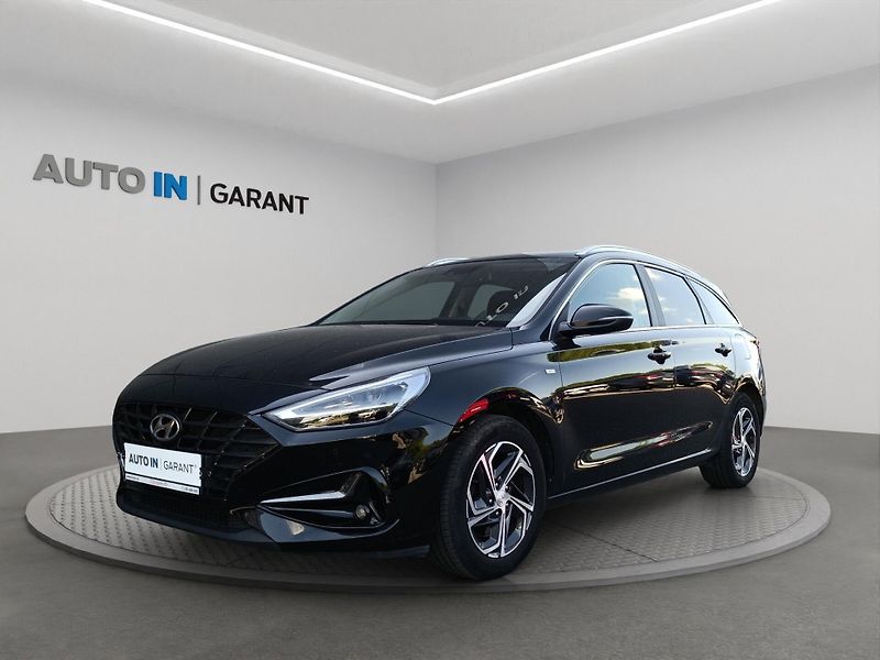 Hyundai i30 (2021) FAMILY SMART 1.5 T-GDi MHEV 11 - fotografie inzerátu