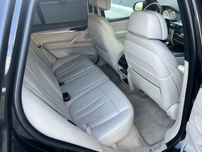 BMW X5 30d xDrive-2019 ALU - fotka 18 z 36