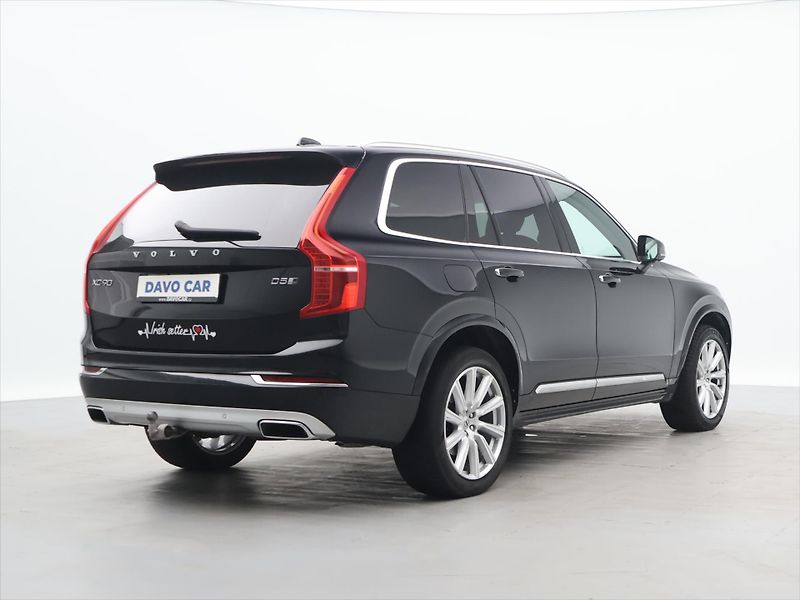 Volvo XC90 2,0 D5 173kW Inscription 4x4 D - fotka 7 z 43